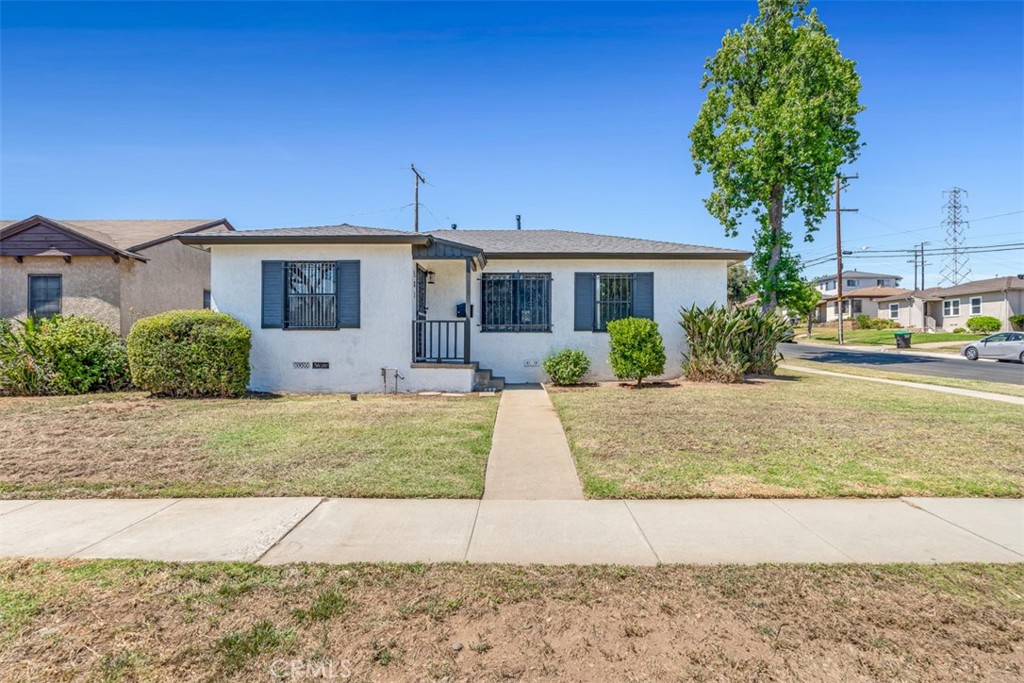 Welcome to this charming single-story home in the heart of Monterey Park! This well-maintained residence features 3 spacious bedrooms, 2 updated bathrooms, a bright living room with wood beam ceilings, and a remodeled kitchen with modern cabinetry and fixtures. Enjoy new flooring, fresh paint, and energy-efficient windows throughout. The expansive backyard offers ample space for entertaining or ADU potential. Nestled on a corner lot with a gated driveway and carport, this home provides privacy and convenience. Centrally located near schools, parks, shopping, and freeways—perfect for families or investors seeking strong rental upside.
1003 SF main house (public record) plus 403 SF rumpus room (permitted).