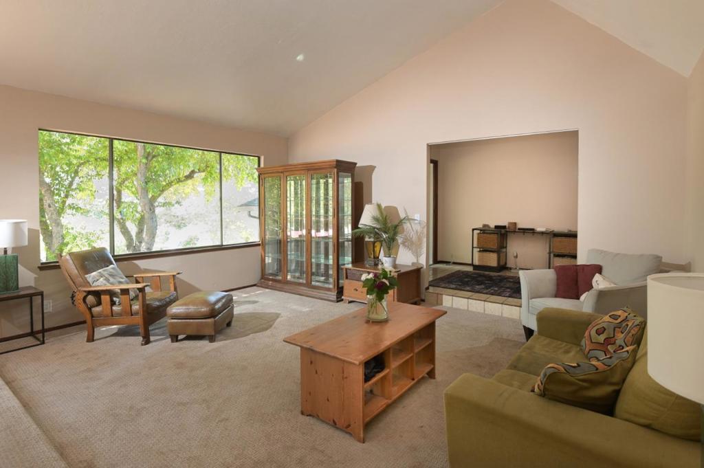 15223 Perry Lane