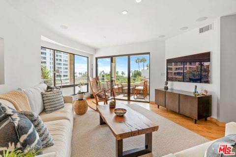 Photo of 140 Ocean Park Boulevard #425, Santa Monica, CA 90405 (MLS # 26990371)