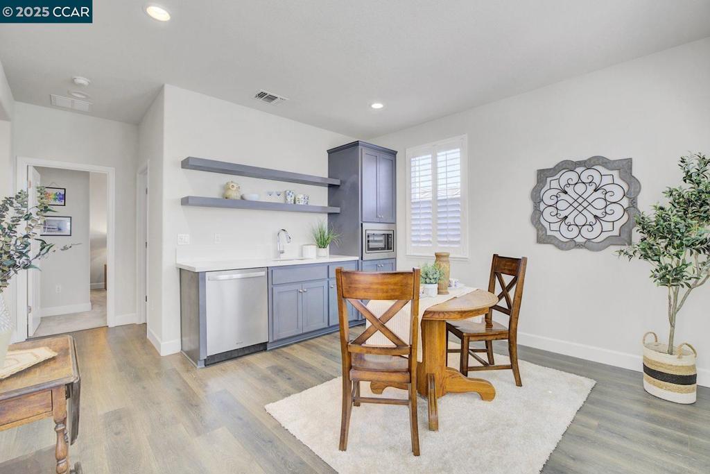 BRENTWOOD - Residential