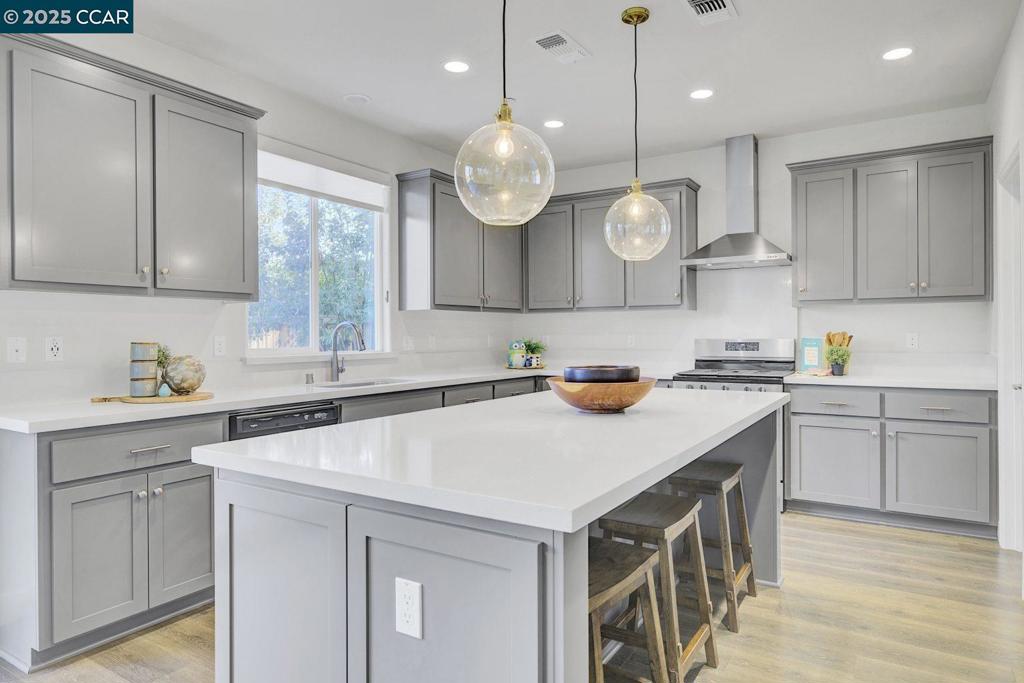 BRENTWOOD - Residential