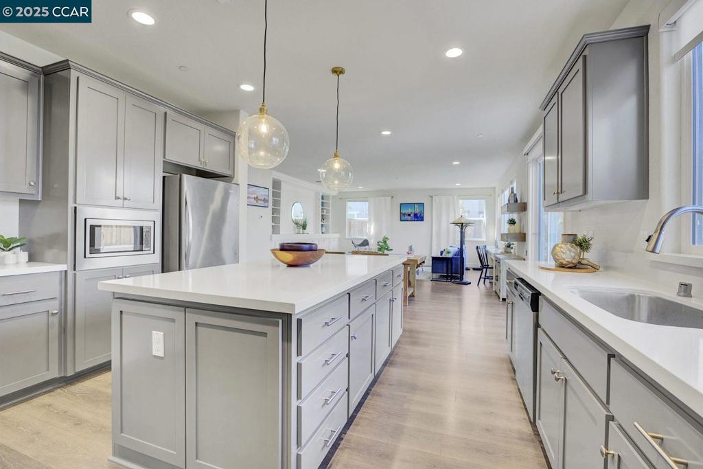 BRENTWOOD - Residential