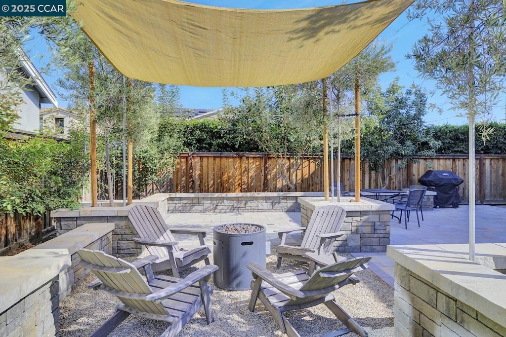 BRENTWOOD - Residential