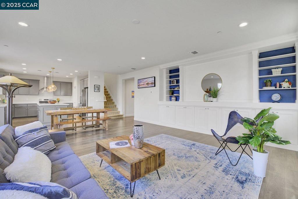 BRENTWOOD - Residential