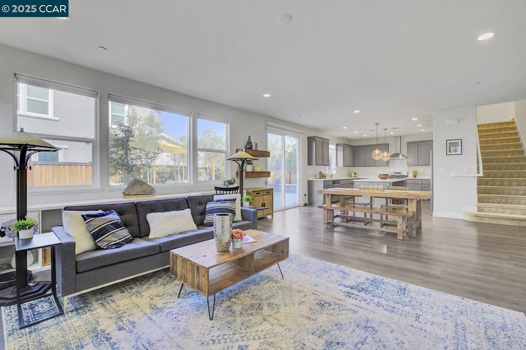 BRENTWOOD - Residential
