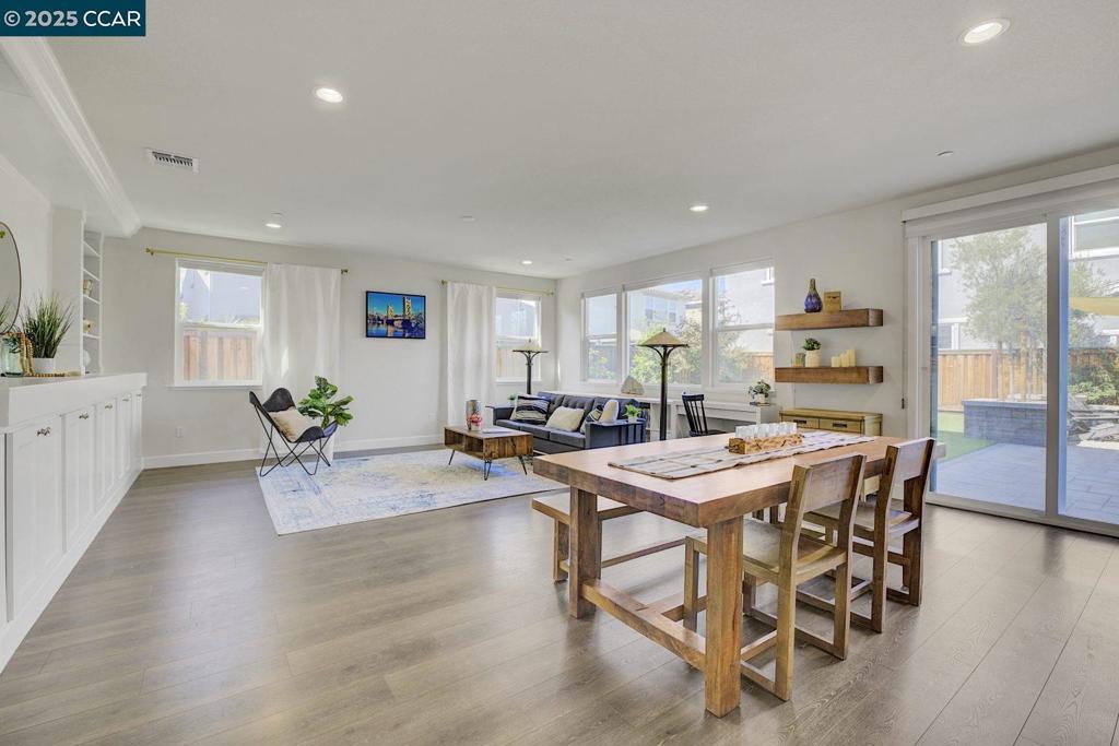 BRENTWOOD - Residential