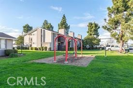 425 W Laurel