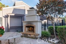 425 W Laurel