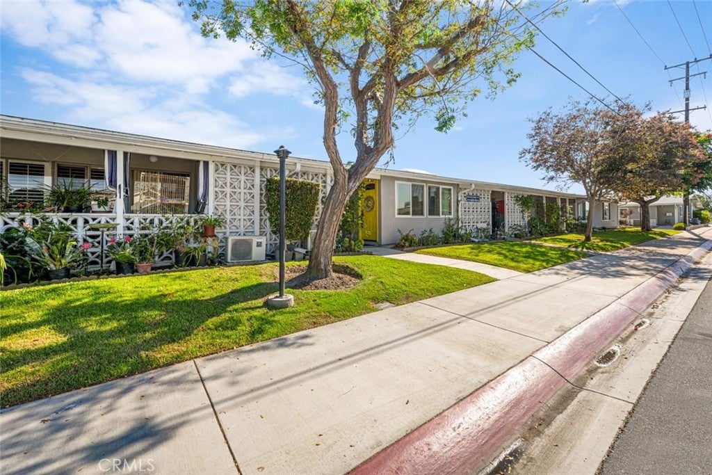 1312 Golden Rain Road 67i