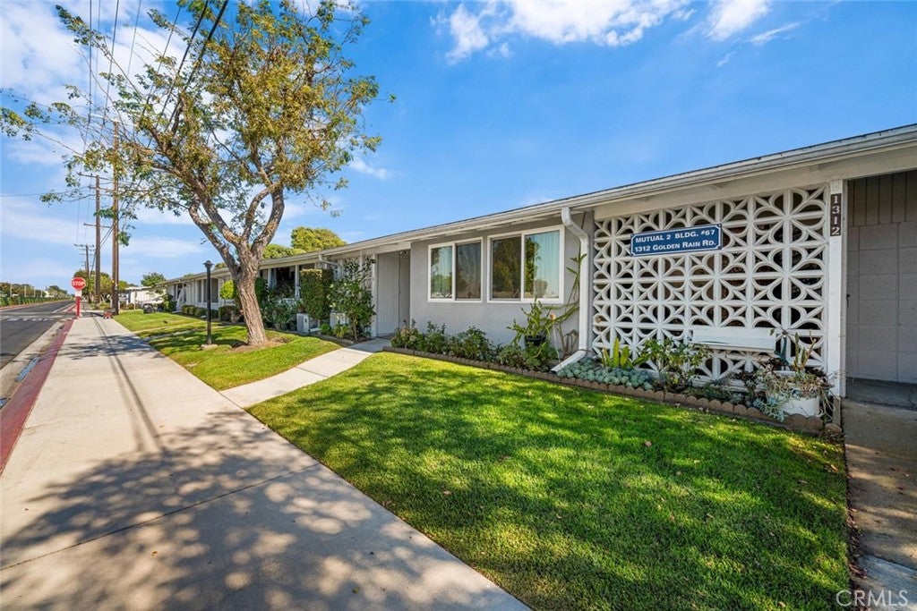 1312 Golden Rain Road 67i