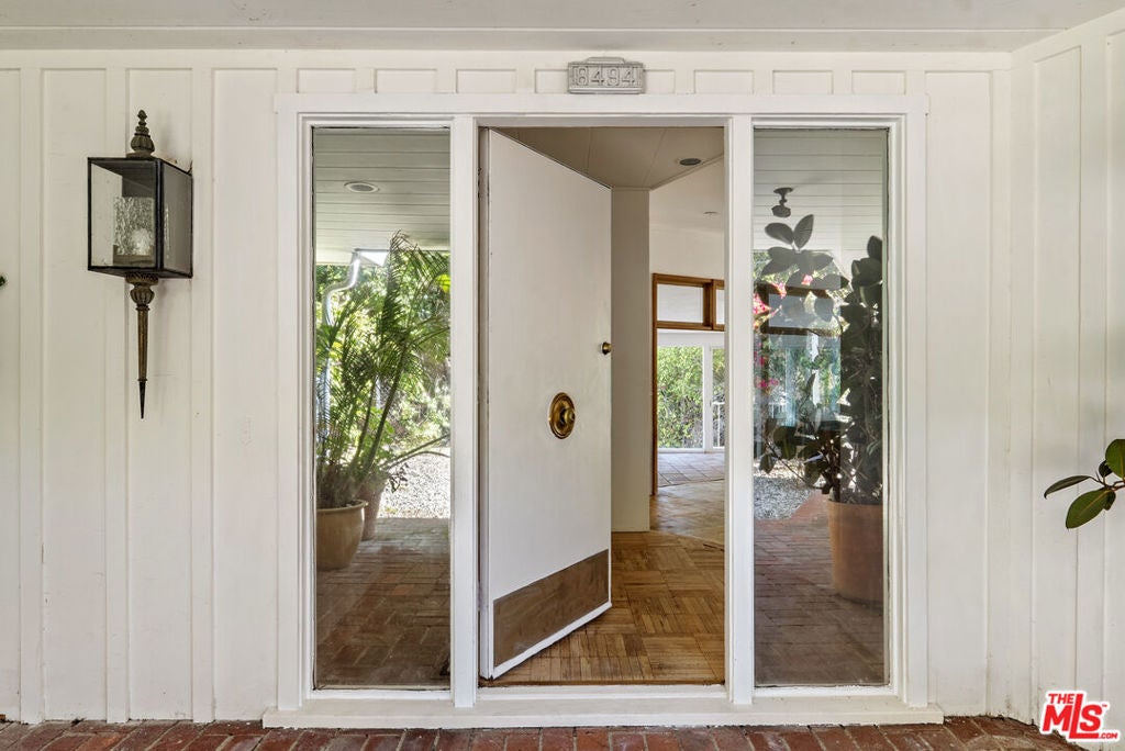Photo of 8494 Carlton Way, Los Angeles, CA 90069 (MLS # 26907423)