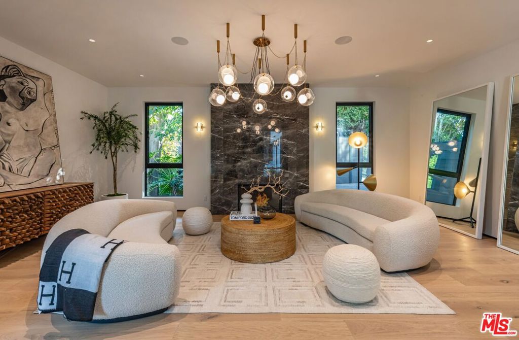 1271 Sunset Plaza Drive