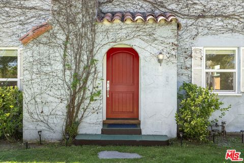 Photo of 2031 Glendon Avenue, Los Angeles, CA 90025 (MLS # 26665701)