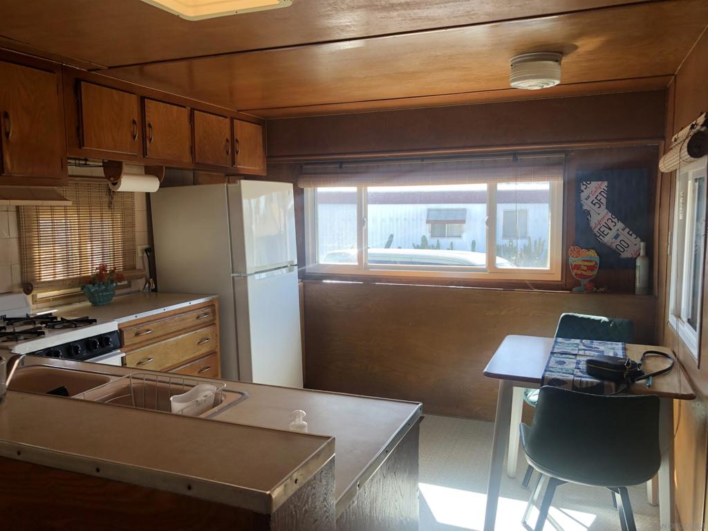1046 S Cleveland 14