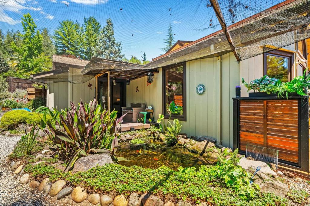 341 Blackstone Court