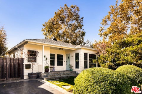 Photo of 209 Ruth Avenue, Venice, CA 90291 (MLS # 26103169)
