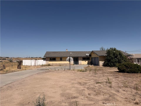 Photo of 17600 Danbury AVE, Hesperia, CA 92345 (MLS # IG26191034)