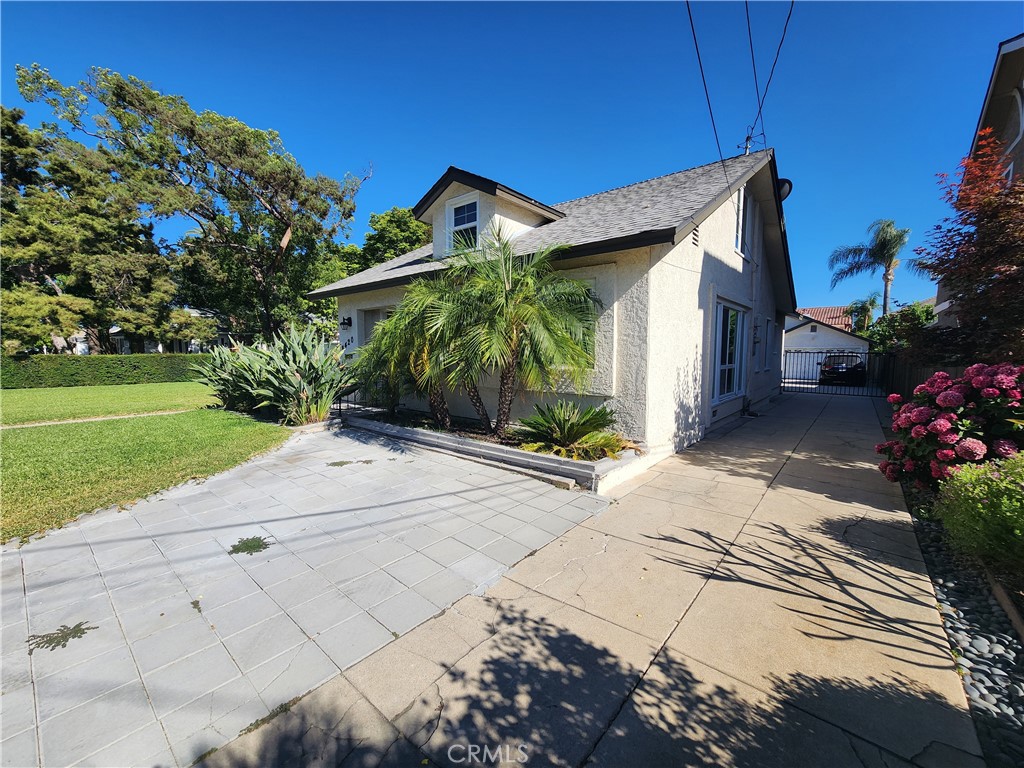 8420 E Hermosa Drive