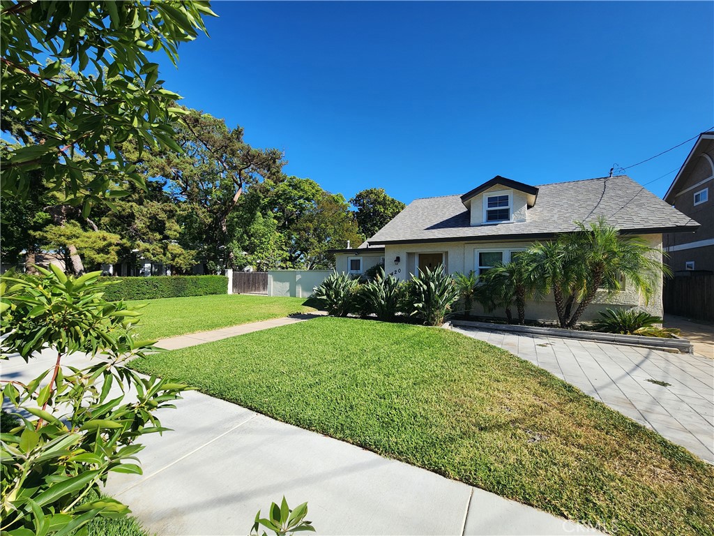 8420 E Hermosa Drive