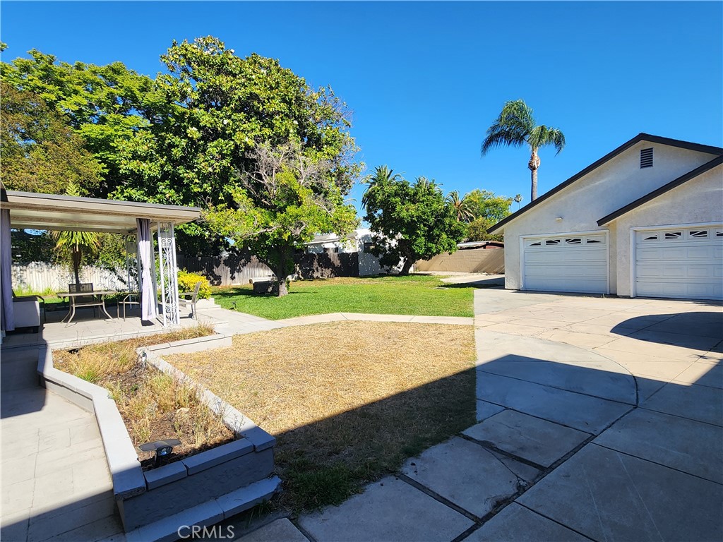 8420 E Hermosa Drive