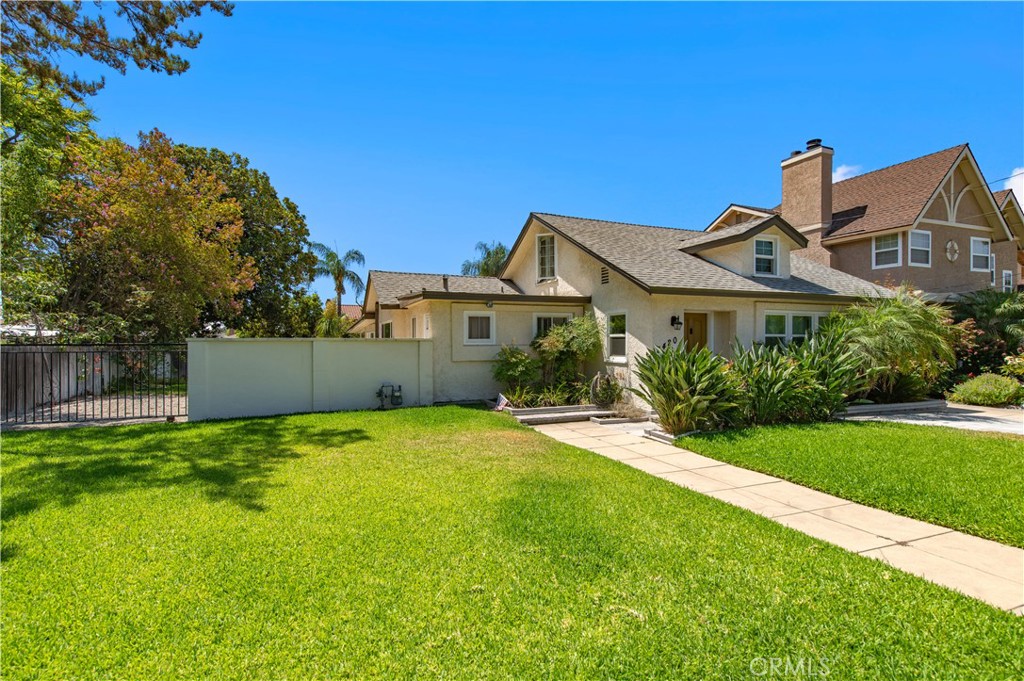 Properties 1 8420 E Hermosa Drive