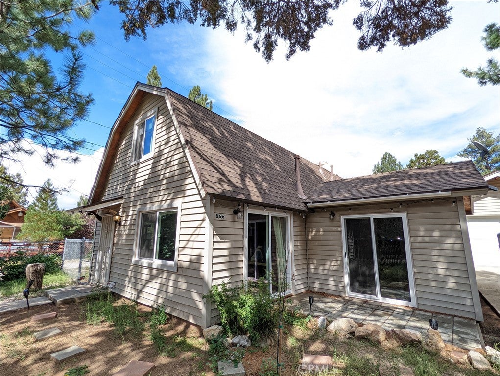 866 Lakewood Drive