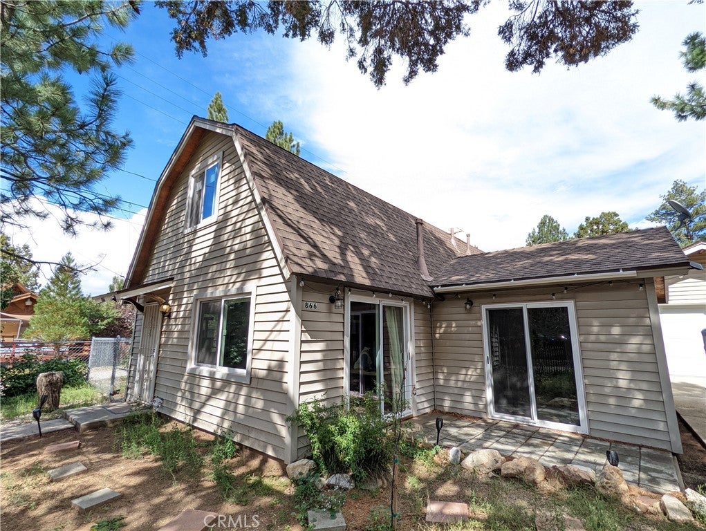 866 Lakewood Drive