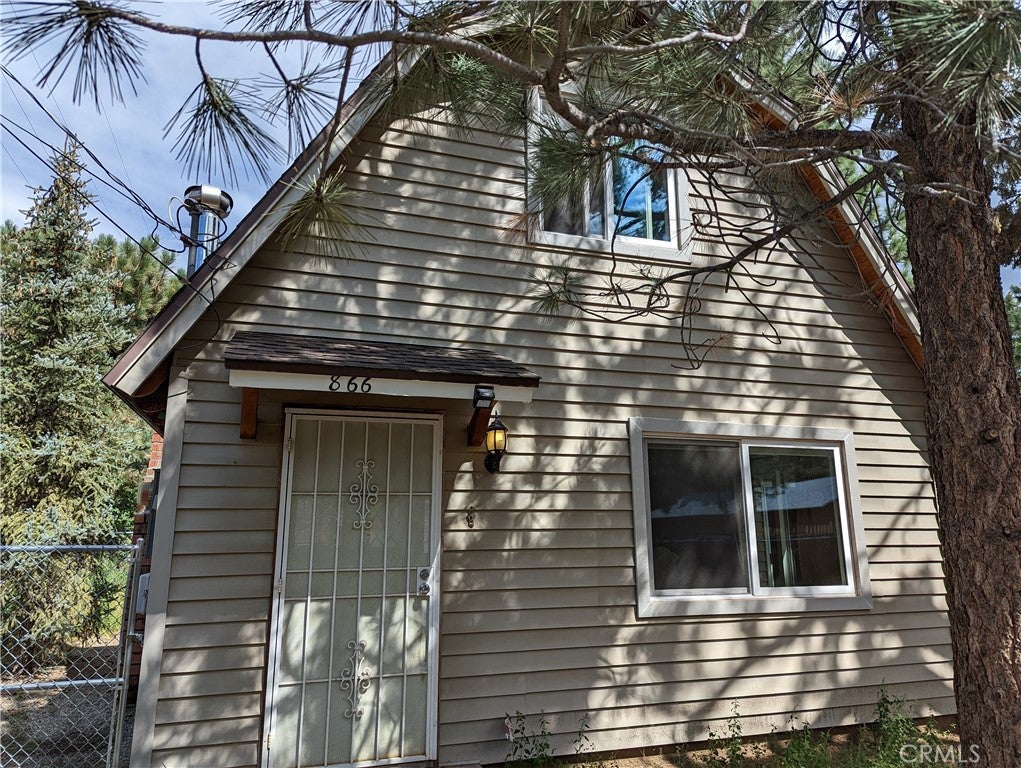 866 Lakewood Drive