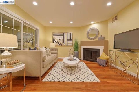 Photo of 4235 4235 Tanager Cmn Cmn, Fremont, CA 94555 (MLS # 41126683)