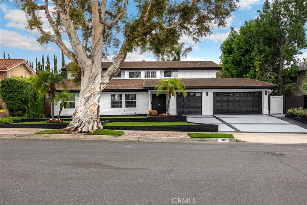 Welcome to this exquisite, fully remodeled 6-bedroom, 4-bathroom home, offering 3,238 sq. ft. of luxurious living space on an expansive 8,000 sq. ft. lot. Designed with both comfort and entertaining in mind, this home features a sparkling pool and a spacious backyard—your private oasis for relaxation and gatherings.
No detail was spared in the extensive renovation, which includes:
Elegant new flooring throughout
A modern, chef-inspired kitchen with premium THOR appliances
Freshly painted interiors with a sleek, contemporary aesthetic
Custom floor-to-ceiling feature wall panels
Decorative ceiling panels on the main level
Energy-efficient LED lighting in every room with smart switches
Motion-activated lighting in all bathrooms
A high-tech smart toilet
Luxurious double shower in the primary suite
Smart exterior lighting, including patio ambiance
Ceiling lights integrated with the Enlighten app
The gourmet kitchen is outfitted with top-of-the-line THOR appliances, including a 48” 8-burner range, pull-out microwave, and built-in dishwasher—perfect for the culinary enthusiast.Curb appeal is enhanced by a beautifully landscaped front yard and a wide brick-accented driveway. The 3-car garage includes a convenient rear roll-up door, ideal for boat access, recreational vehicles, or additional storage.
Located in a highly sought-after neighborhood within an award-winning school district—just walking distance from Golden Elementary School—this home offers unmatched convenience to top-rated schools, shopping, dining, and local amenities.
Experience luxury, functionality, and modern living at its finest in this extraordinary home.
