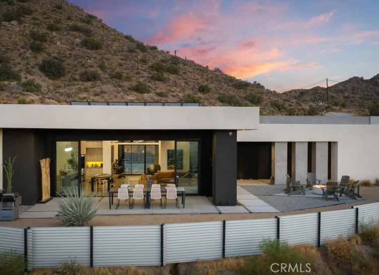 8175 Fox Trail