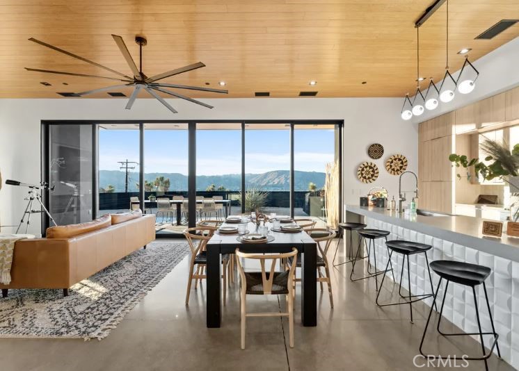 8175 Fox Trail