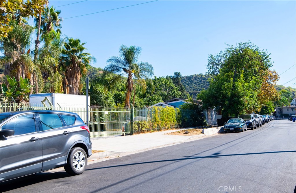 5228 Longfellow Street