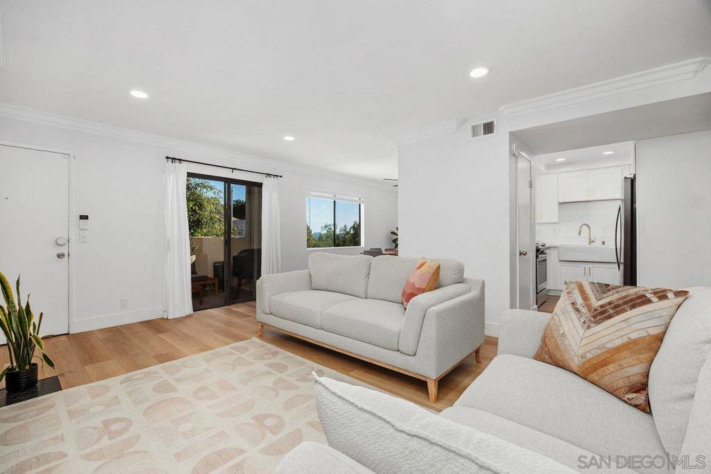 La Costa - Residential