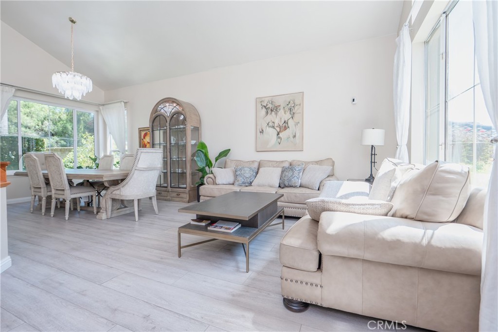 1453 Rancho Hills