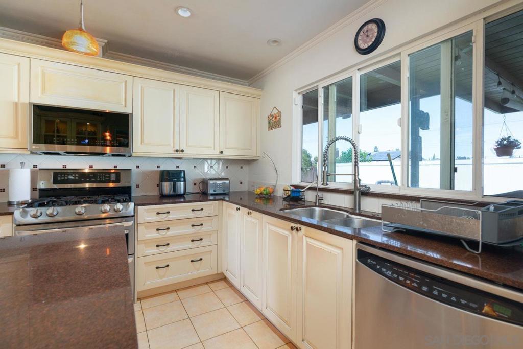 6248 Spruce Lake