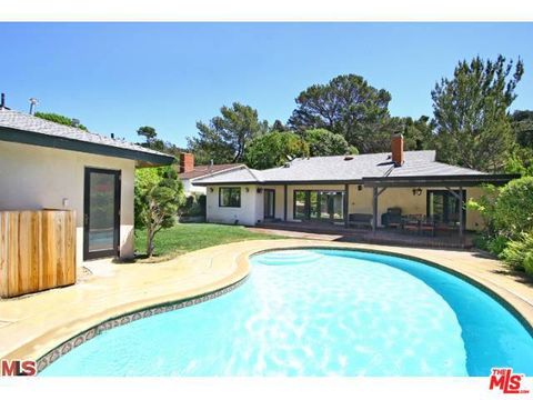 Photo of 2001 COLDWATER CANYON Drive, Beverly Hills, CA 90210 (MLS # 26670675)