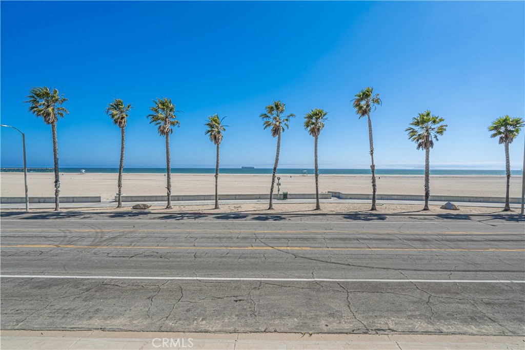 228 E Surfside Drive