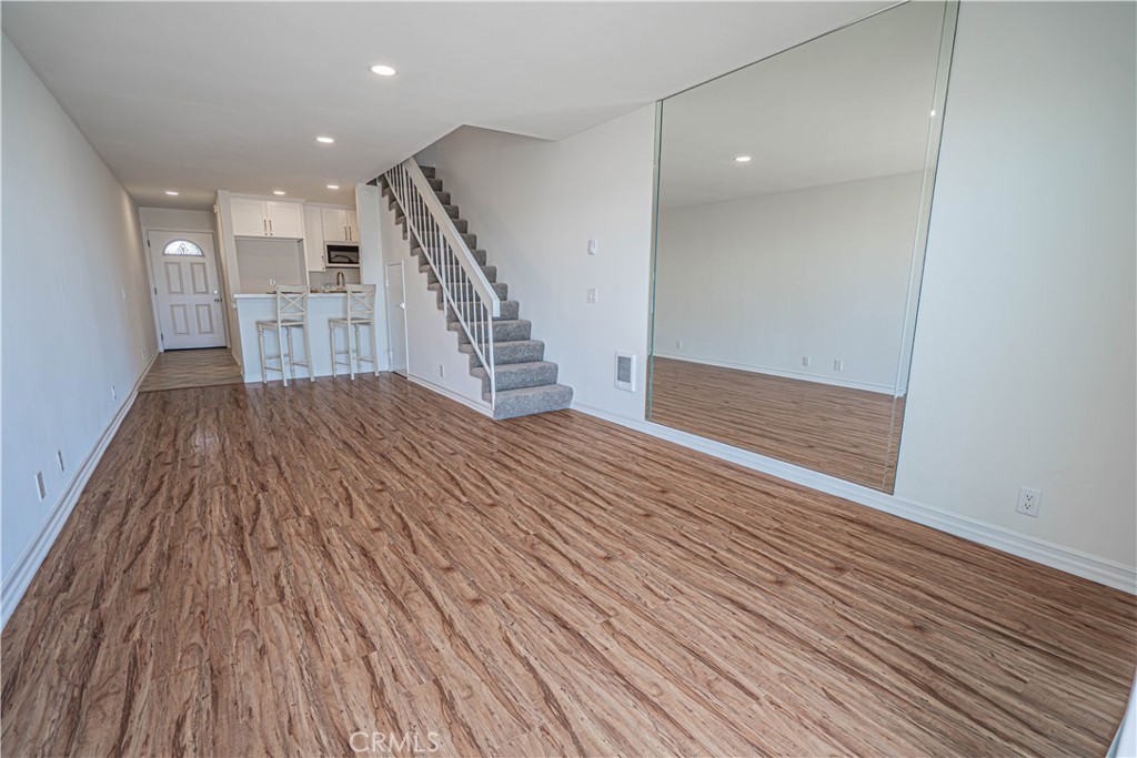 228 E Surfside Drive
