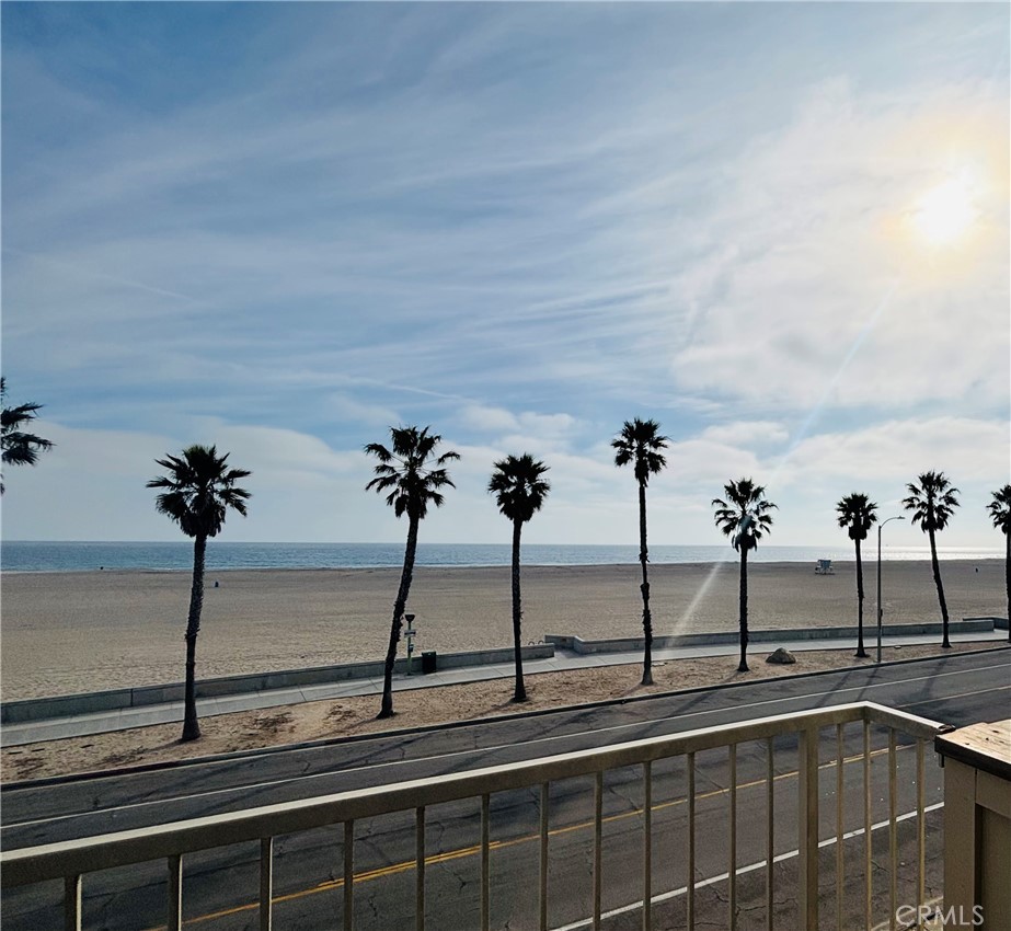 228 E Surfside Drive