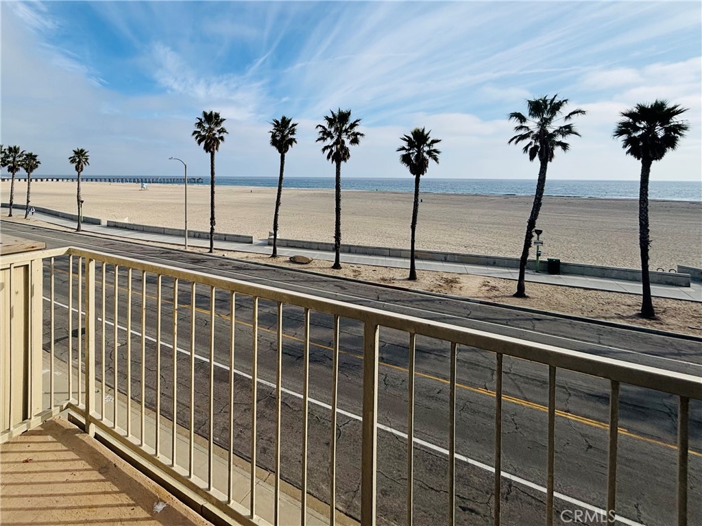 228 E Surfside Drive