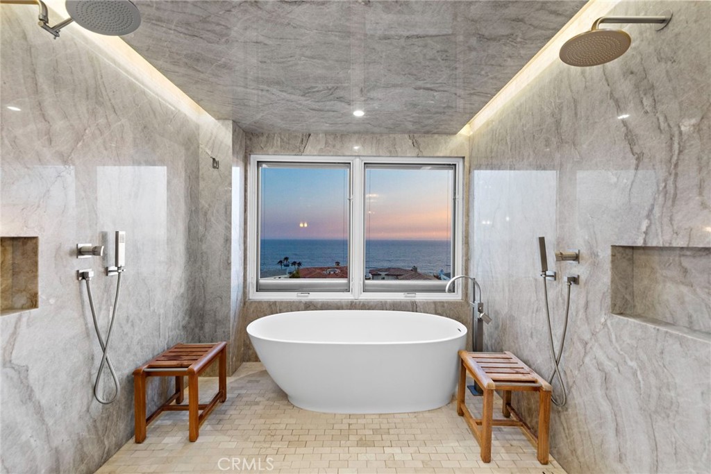 Ritz Cove (RC) - Residential