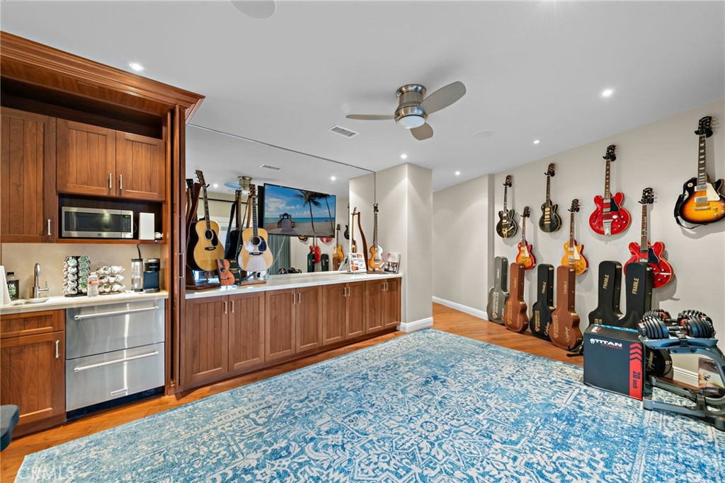 Ritz Cove (RC) - Residential