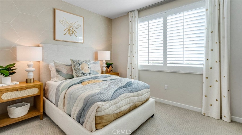 2887 E Amberley Privado