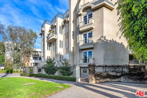 Photo of 11740 W Sunset Boulevard #22, Los Angeles, CA 90049 (MLS # 26659181)