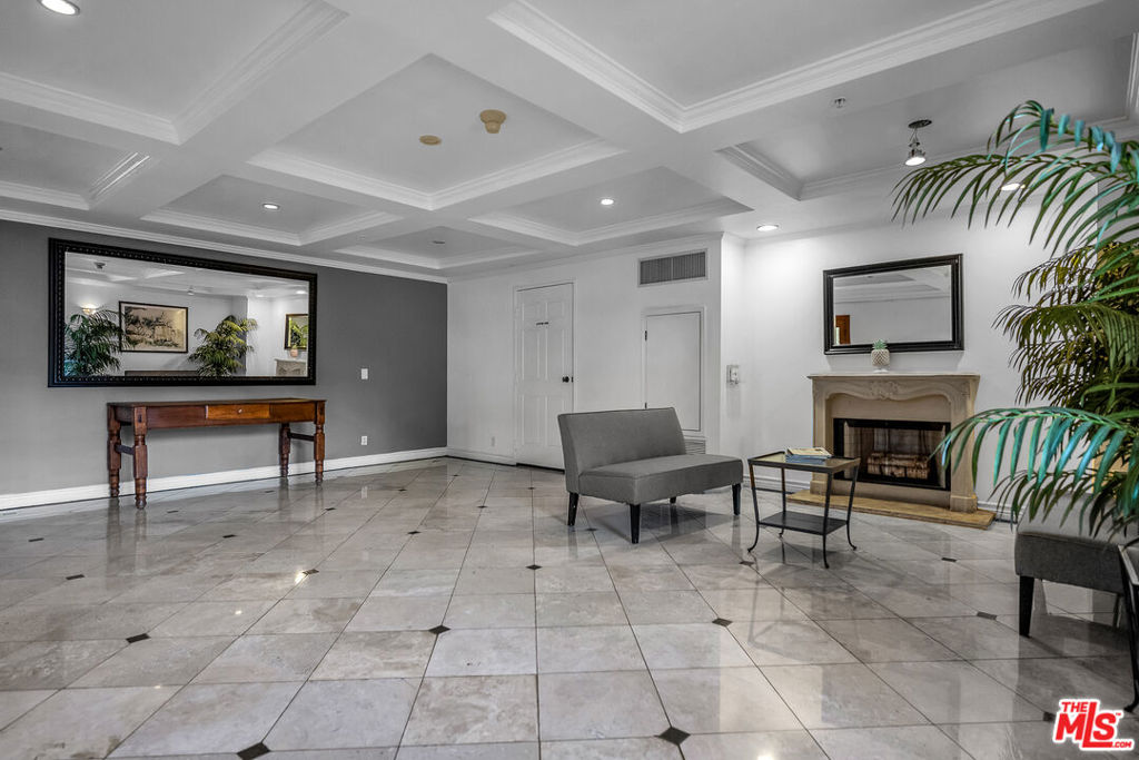 11740 W Sunset Boulevard 22