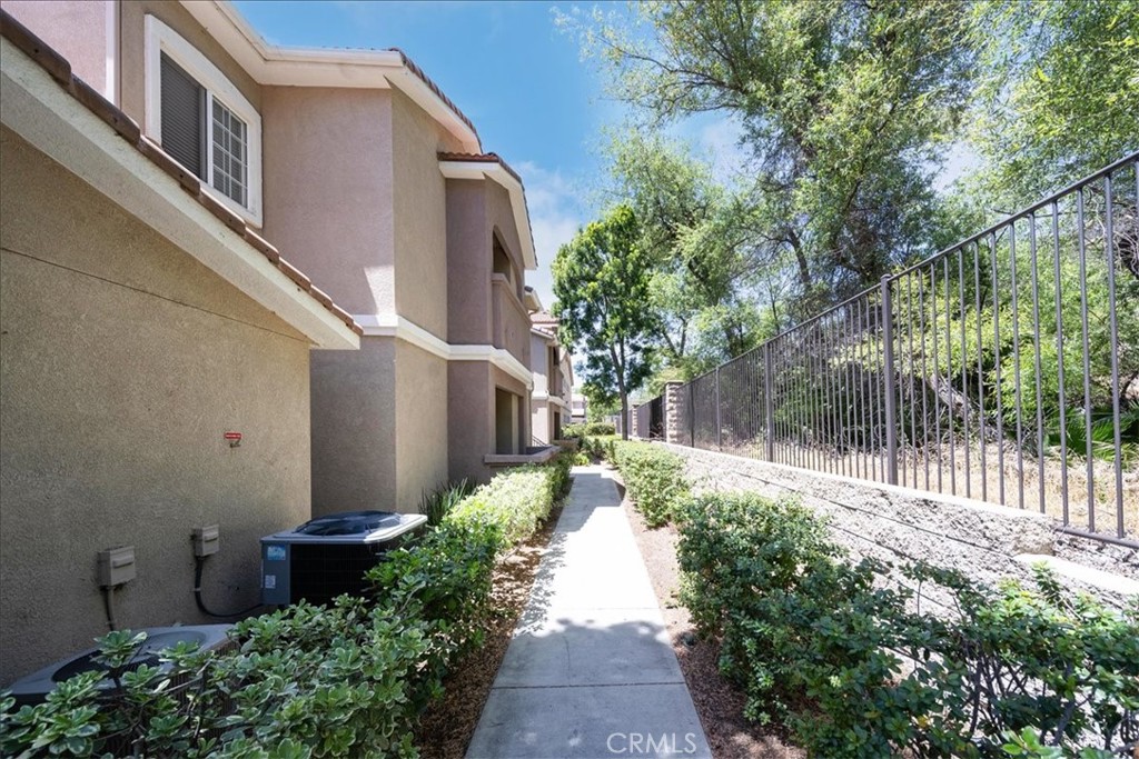 41410 Juniper Street 424