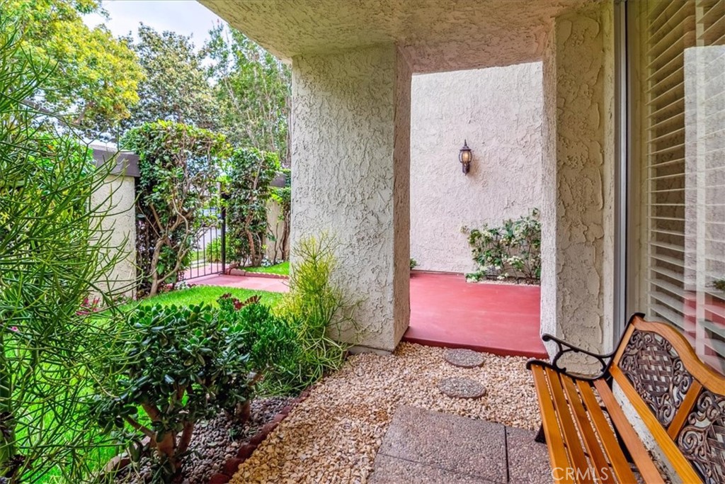 627 W Terrylynn Place