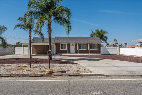 Photo of 10674 Locust Avenue, Bloomington, CA 92316 (MLS # CV26161183)