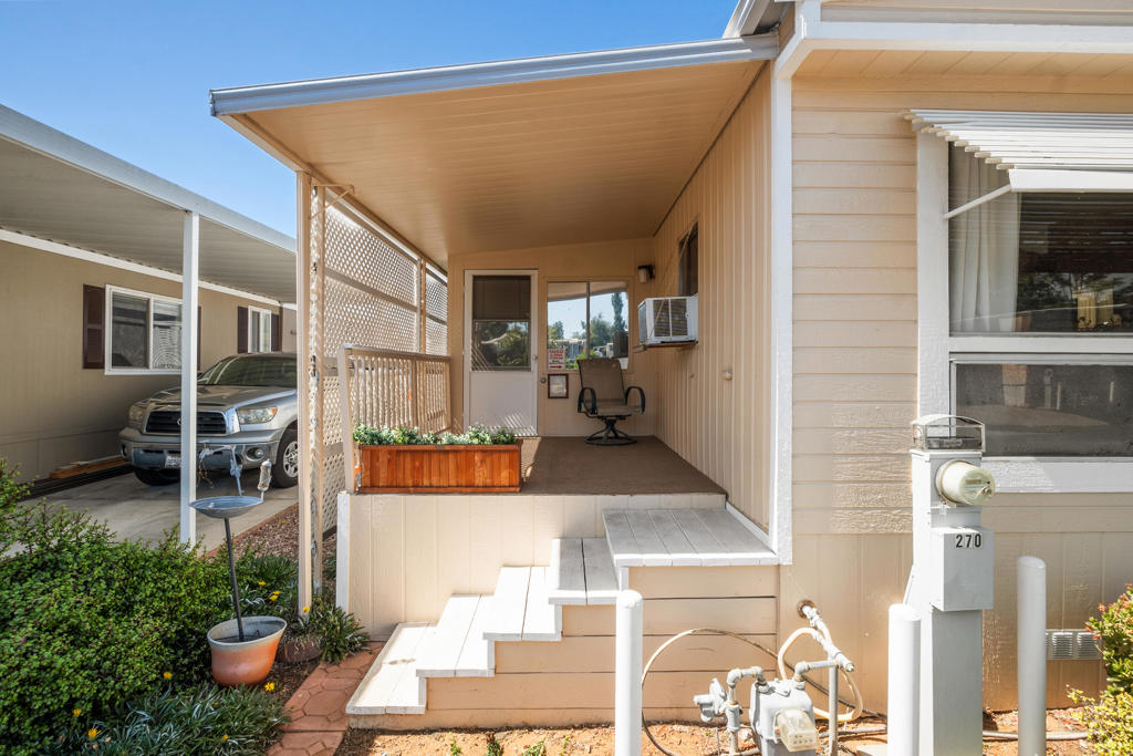 211 N Citrus Avenue 270